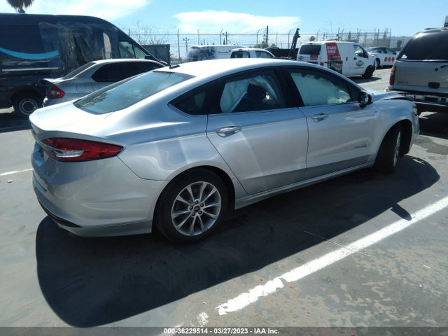 3FA6P0LU8HR202249 Ford Fusion Hybrid Se