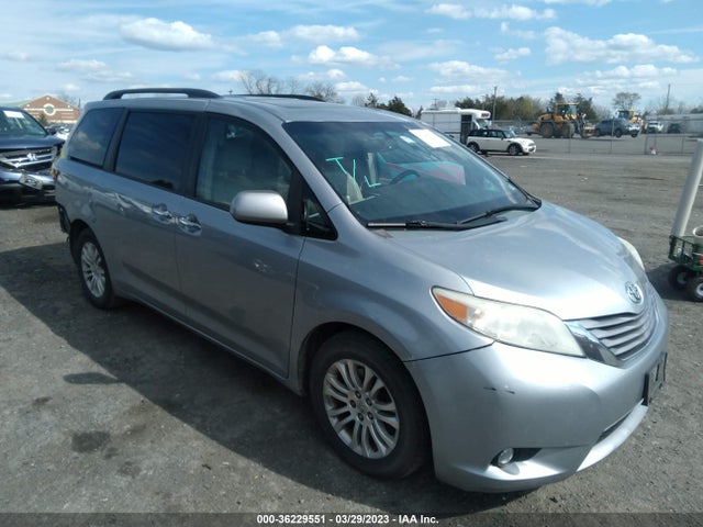 2015 TOYOTA SIENNA XLE/XLE AAS/LTD VIN: 5TDYK3DC3FS594835