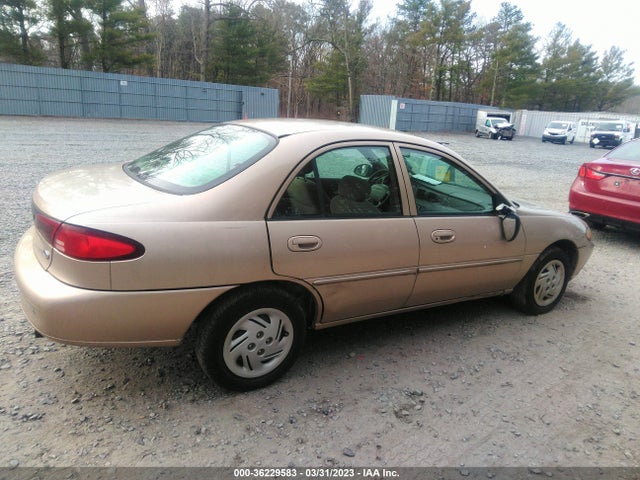 1999 FORD ESCORT SE VIN: 1FAFP13P7XW274362