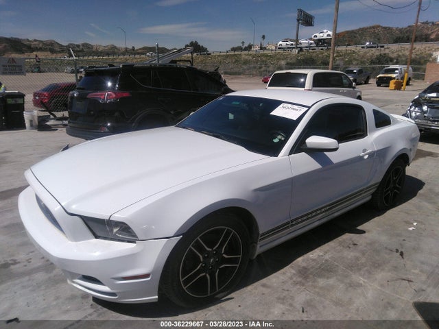 Ford Mustang V6 2014 1ZVBP8AM6E5292961 Image 2