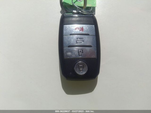 KNDCC3LC9J5142234 KIA NIRO EX