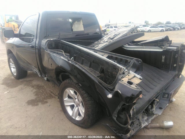 RAM 1500 Night 2017 3C6JR6CT3HG753958 Image 3