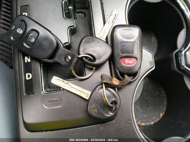 2013 KIA SORENTO LX VIN: 5XYKT4A63DG330838