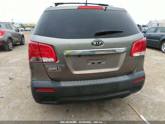 2013 KIA SORENTO LX VIN: 5XYKT4A63DG330838
