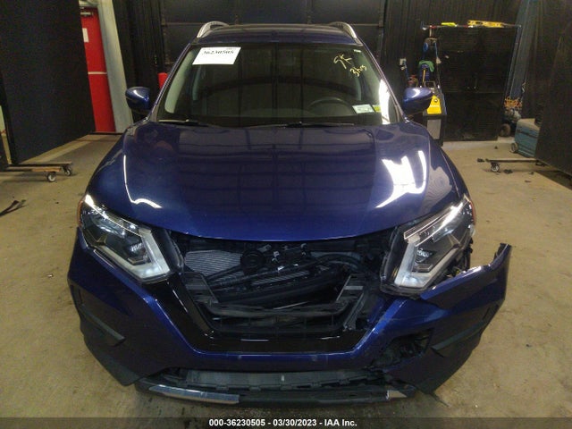 2018 NISSAN ROGUE SV VIN: KNMAT2MVXJP615158