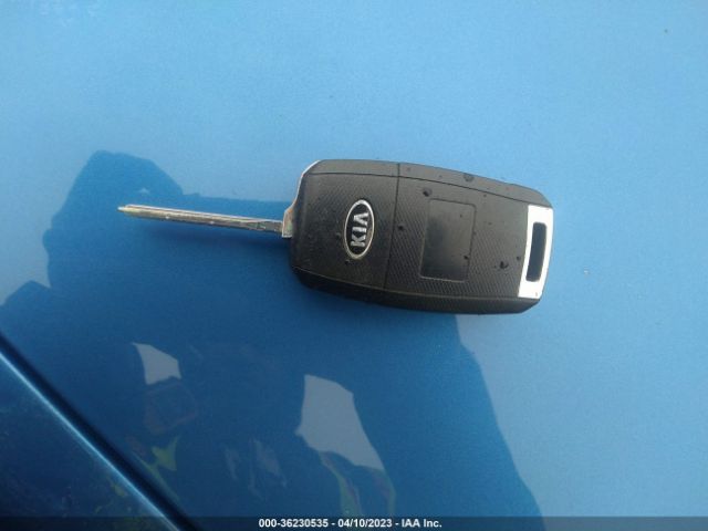 KNDMB5C19G6201223 KIA SEDONA LX