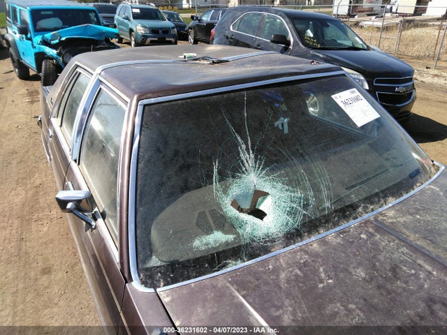 1983 FORD LTD CROWN VICTORIA VIN: 1FABP43F3DZ111418