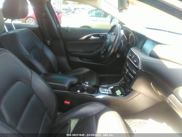 2018 Infiniti QX30, VIN: SJKCH5CR6JA050522