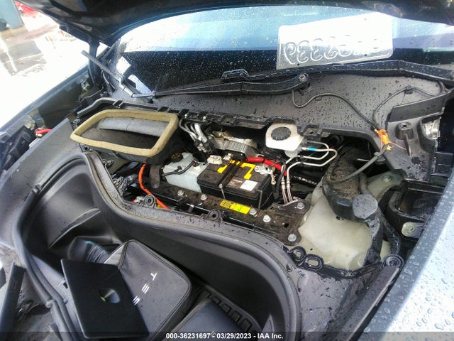 Tesla Model Y Long Range 2020 5YJYGDEE7LF010220 Image 12