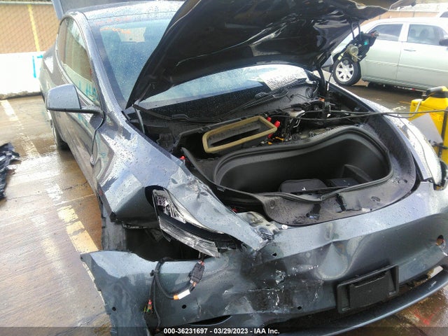 Tesla Model Y Long Range 2020 5YJYGDEE7LF010220 Image 8