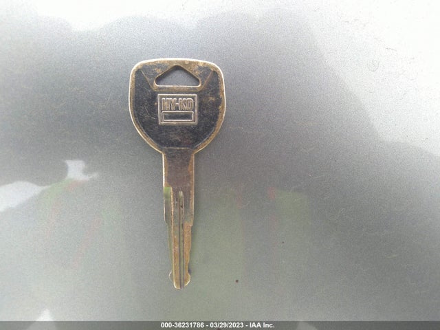 2000 HONDA CIVIC LX VIN: 2HGEJ6571YH582856