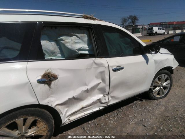 5N1DR2MN6JC613695 Nissan Pathfinder Sl