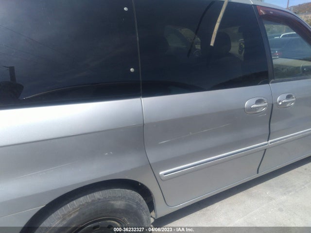 2005 KIA SEDONA LX/EX VIN: KNDUP132656746327