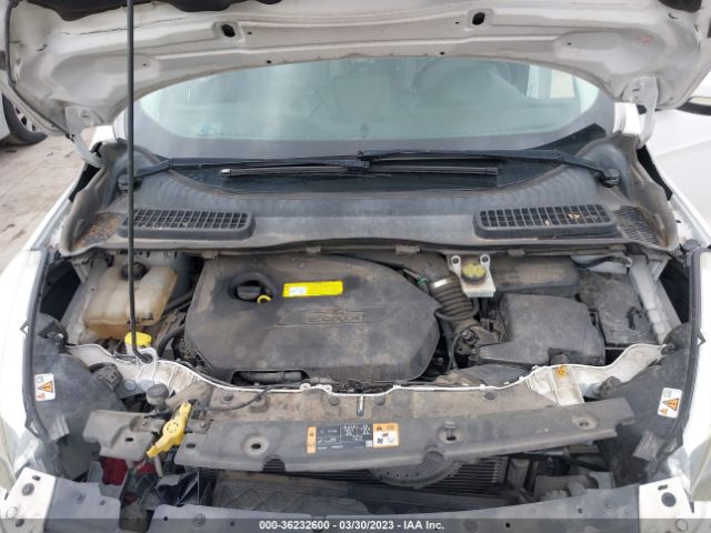 1FMCU0JX2FUB05293 Ford Escape Titanium