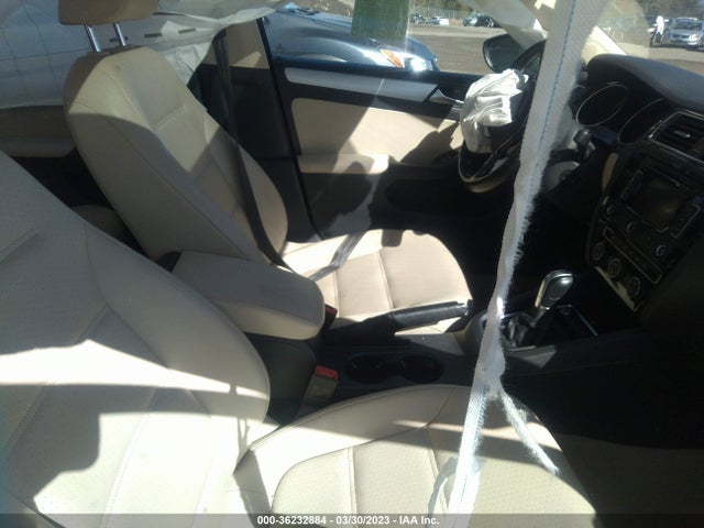 3VW637AJ8FM416446 Volkswagen Jetta Sedan Hybrid Sel Premium