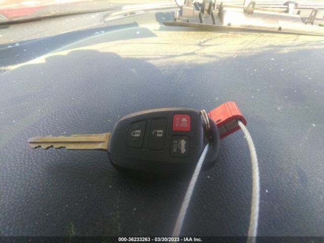 2T1BURHE4FC465011 Toyota COROLLA LE