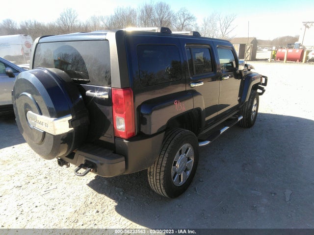 2007 HUMMER H3 SUV VIN: 5GTDN13E578229391