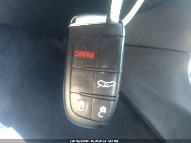 2C3CCAAG5EH327295 Chrysler 300