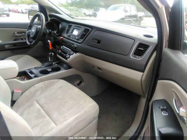 KNDMB5C11F6037027 KIA SEDONA LX