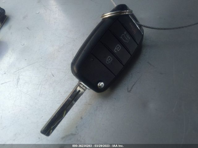 KNDJN2A2XG7388082 KIA Soul Base