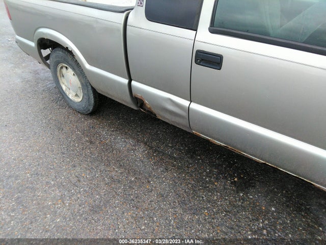 2002 GMC SONOMA SLS VIN: 1GTCS195628245787