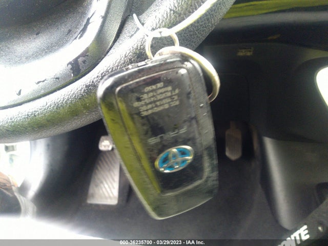 Toyota Prius Two 2016 JTDKBRFUXG3528347 Image 3