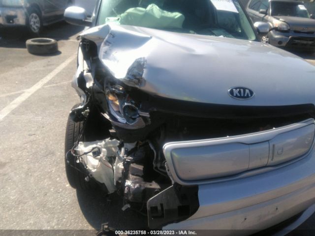 KNDJP3AE6J7027434 KIA Soul Ev Ev-e