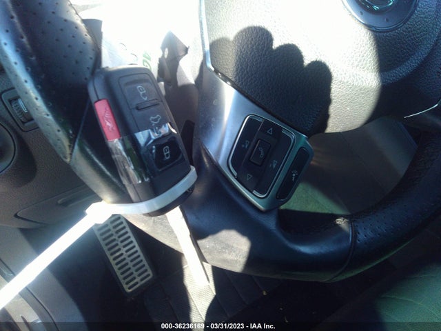 WVGAV3AX8EW009418 Volkswagen Tiguan R-line