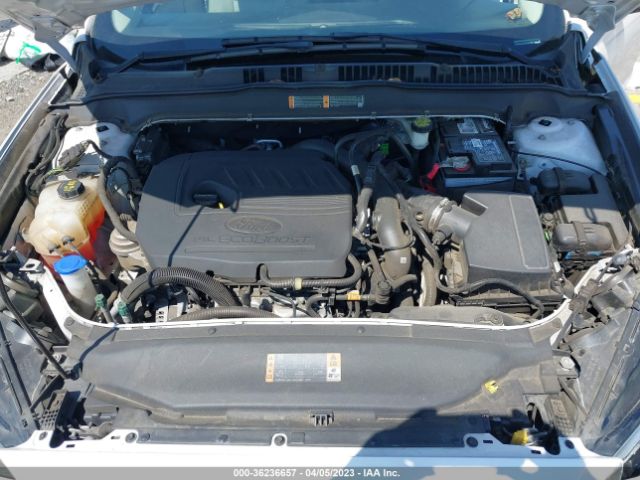 3FA6P0HD5HR293778 Ford FUSION SE