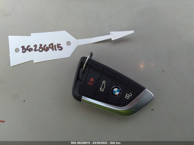 2018 BMW X1, VIN: WBXHU7C39J5H45135