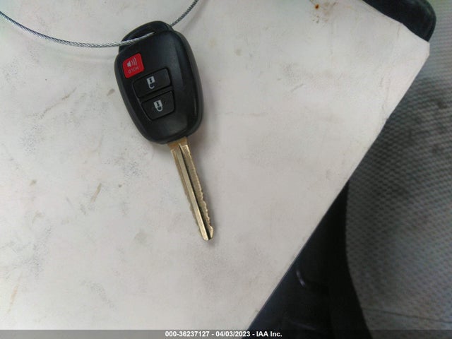 Toyota Prius C One/three/two/four 2014 JTDKDTB37E1566244 Image 3