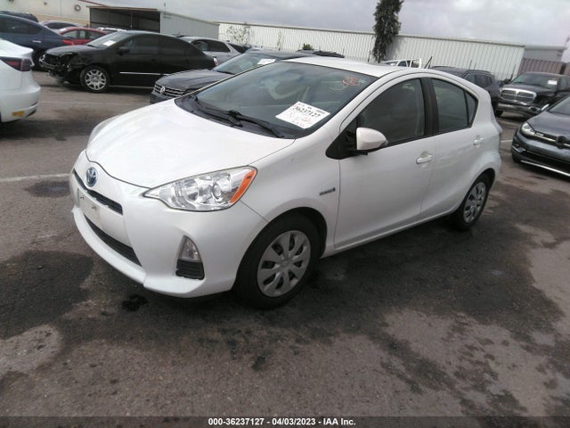 Toyota Prius C One/three/two/four 2014 JTDKDTB37E1566244 Image 2