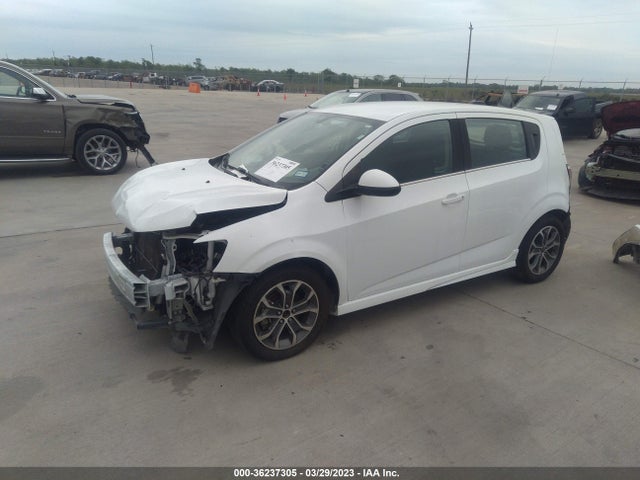 Chevrolet SONIC LT 2018 1G1JD6SH3J4103737 Image 2