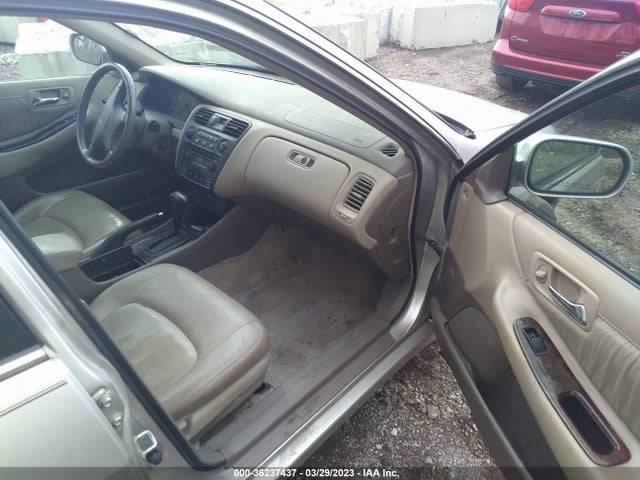1998 HONDA ACCORD SDN EX VIN: 1HGCG5650WA155810