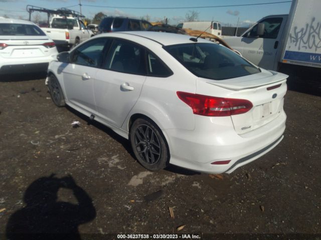1FADP3F25GL331405 Ford FOCUS SE