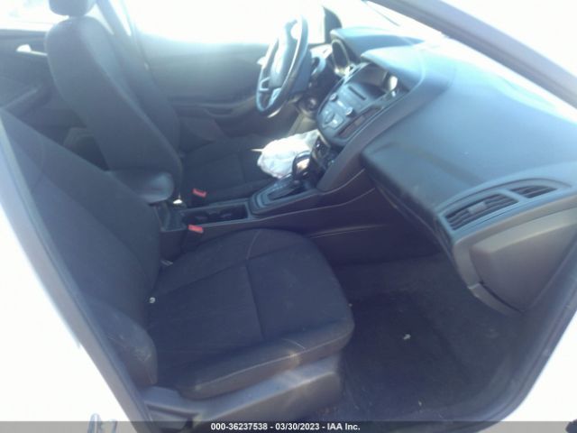 1FADP3F25GL331405 Ford FOCUS SE