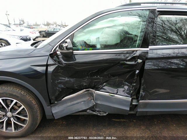 3VV2B7AX9MM124358 Volkswagen Tiguan Se/se R-line Black/sel