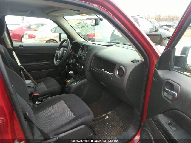 1C4NJRFB8GD598485 Jeep Patriot Latitude