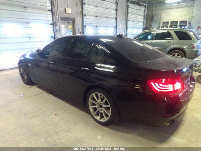 BMW 5 Series 528i 2016 WBA5A5C52GG355306 Image 3