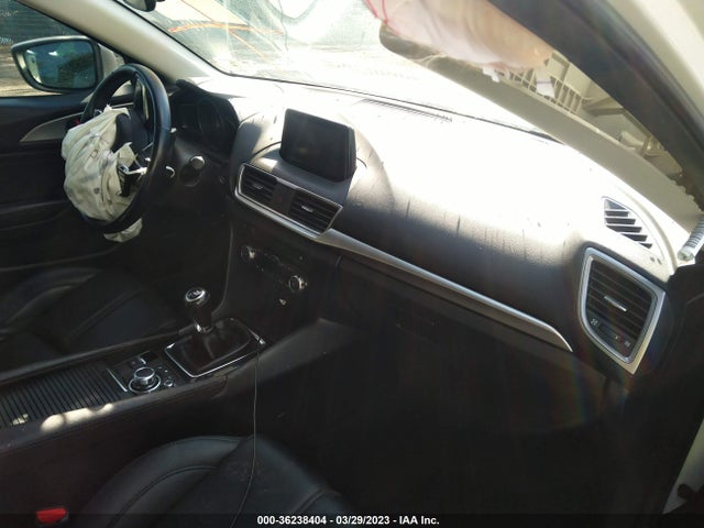 2018 MAZDA MAZDA3 4-DOOR TOURING VIN: 3MZBN1V35JM250946