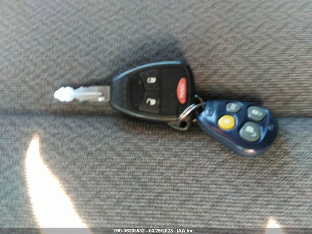 2006 CHRYSLER TOWN & COUNTRY LWB LX VIN: 2A4GP44R66R705906
