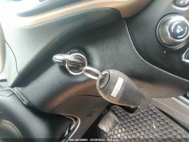 1C4PJLCB6FW677313 Jeep Cherokee Latitude