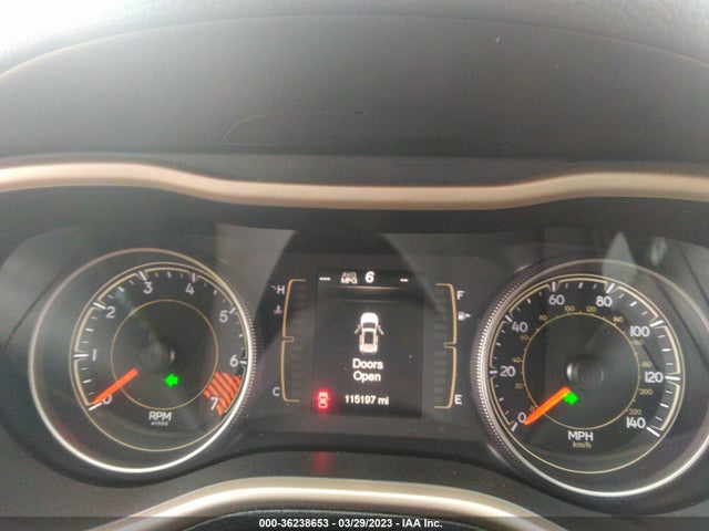 1C4PJLCB6FW677313 Jeep Cherokee Latitude
