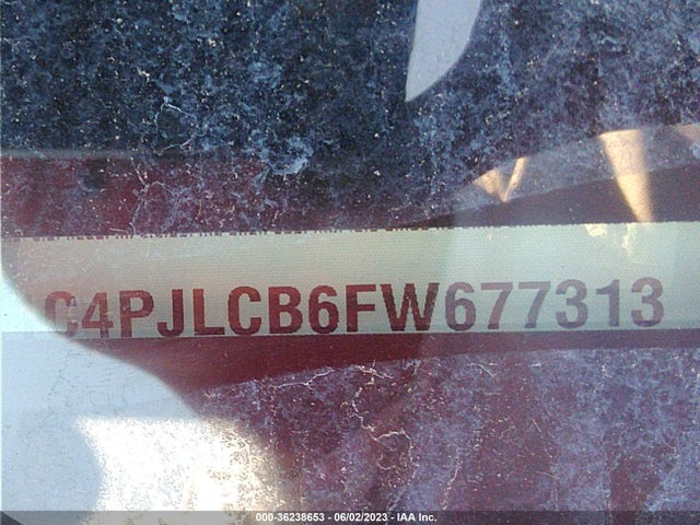 1C4PJLCB6FW677313 Jeep Cherokee Latitude