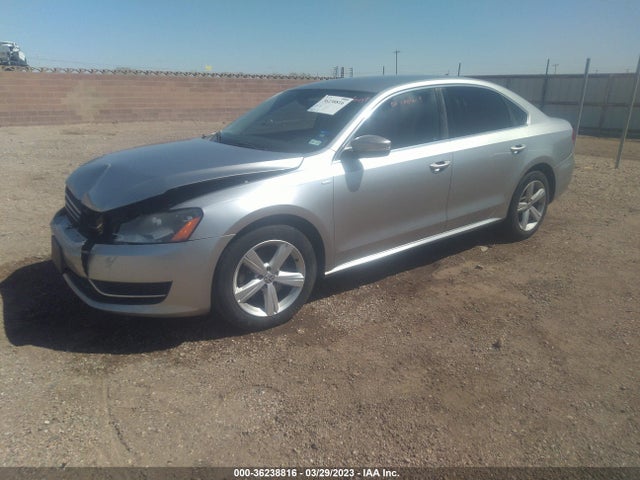 1VWAT7A31EC039275 Volkswagen Passat Wolfsburg Ed