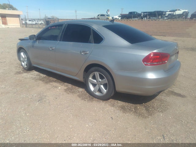 1VWAT7A31EC039275 Volkswagen Passat Wolfsburg Ed