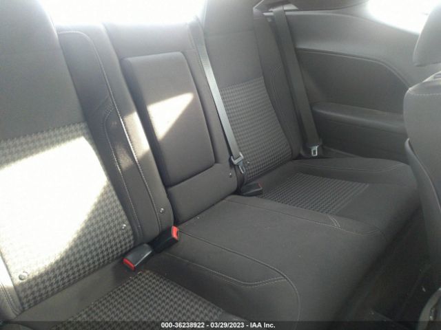 2C3CDZAG7GH352861 Dodge Challenger Sxt