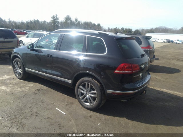 WVGEF9BP5GD012422 Volkswagen Touareg Lux