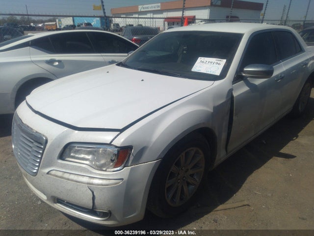 Chrysler 300 300c 2014 2C3CCAEGXEH303763 Image 2