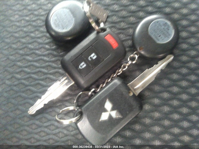 JA4AZ2A33HZ035065 Mitsubishi Outlander Es